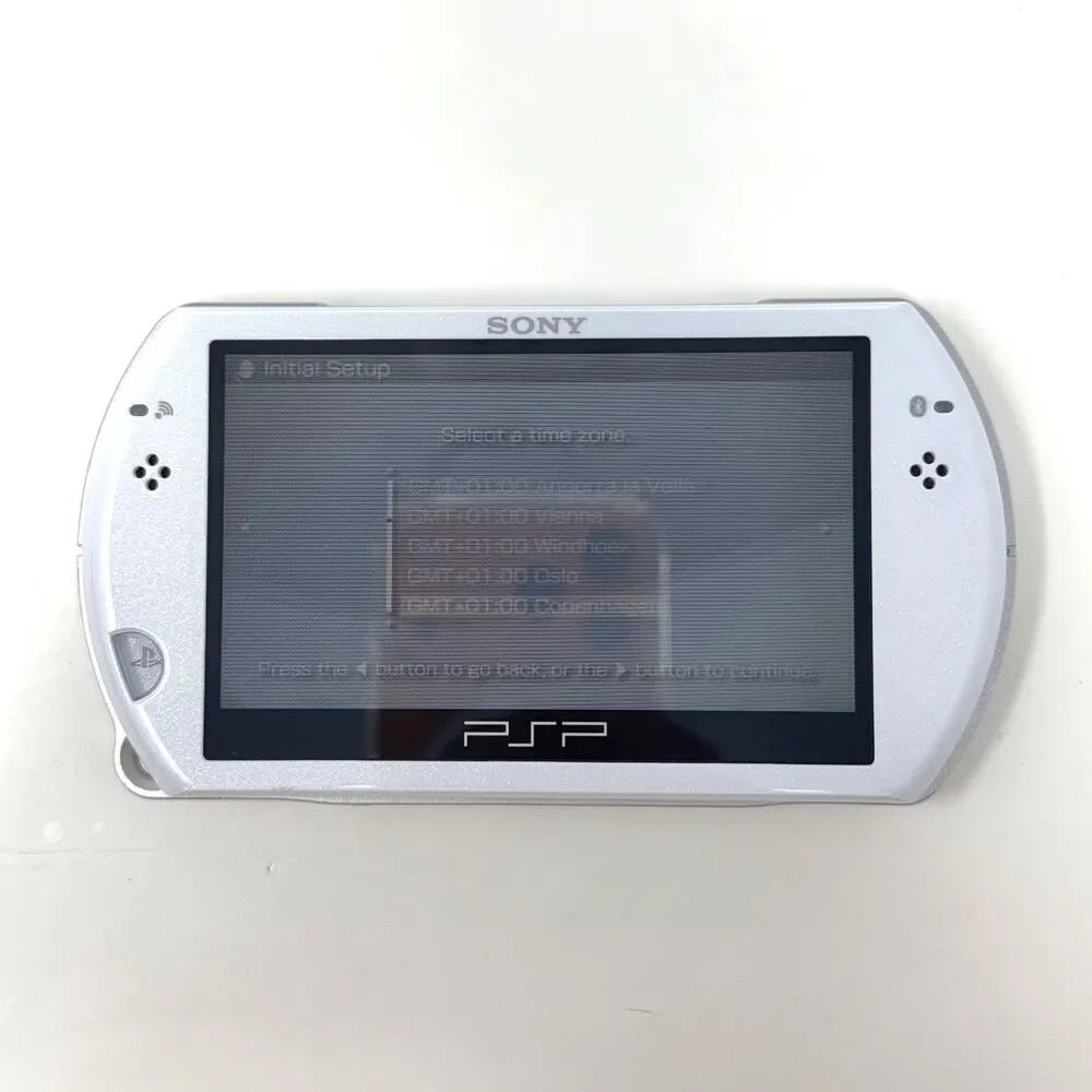 Sony PSP-N1000 PSP Go Piano White Handheld Console Charger Included Tested